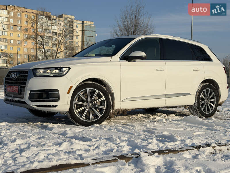 Внедорожник / Кроссовер Audi Q7 2017 в Каменском