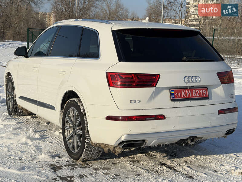 Внедорожник / Кроссовер Audi Q7 2017 в Каменском