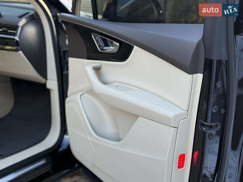 Внедорожник / Кроссовер Audi Q7 2016 в Николаеве