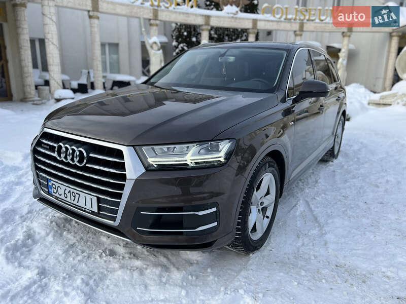 Внедорожник / Кроссовер Audi Q7 2015 в Хмельницком