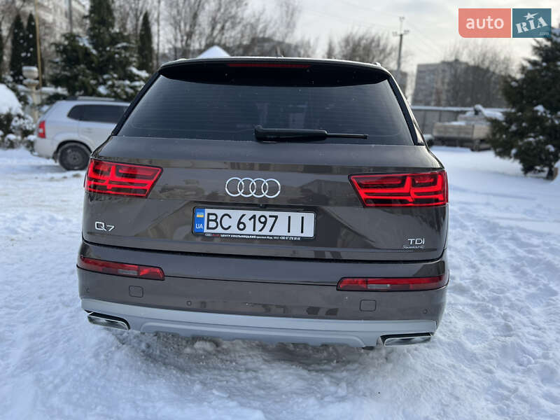 Внедорожник / Кроссовер Audi Q7 2015 в Хмельницком