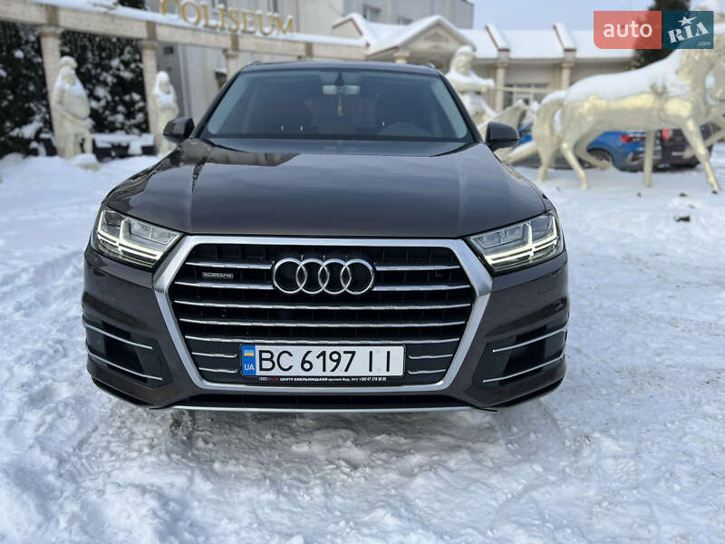 Внедорожник / Кроссовер Audi Q7 2015 в Хмельницком