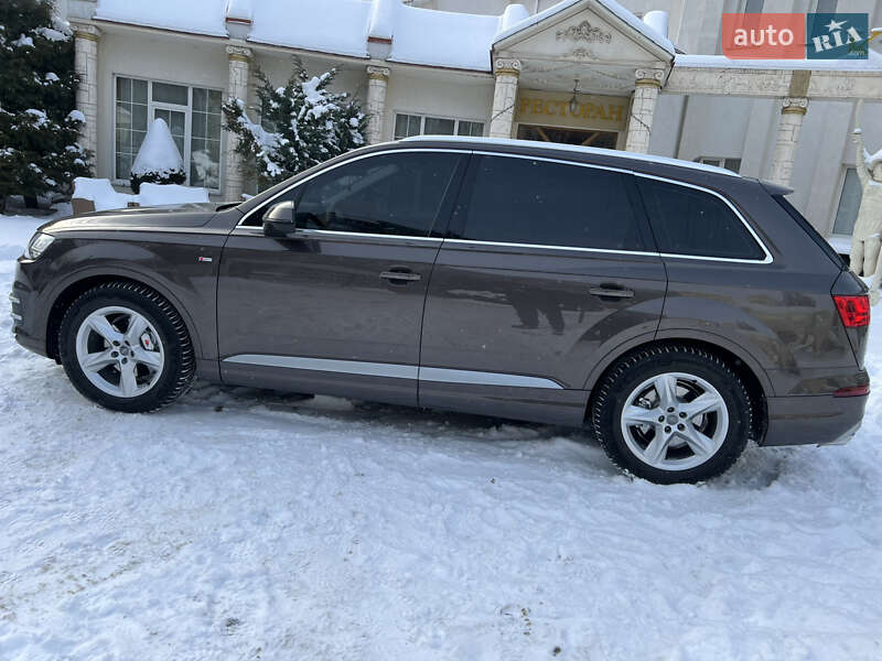 Внедорожник / Кроссовер Audi Q7 2015 в Хмельницком