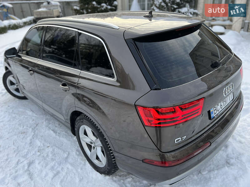 Внедорожник / Кроссовер Audi Q7 2015 в Хмельницком