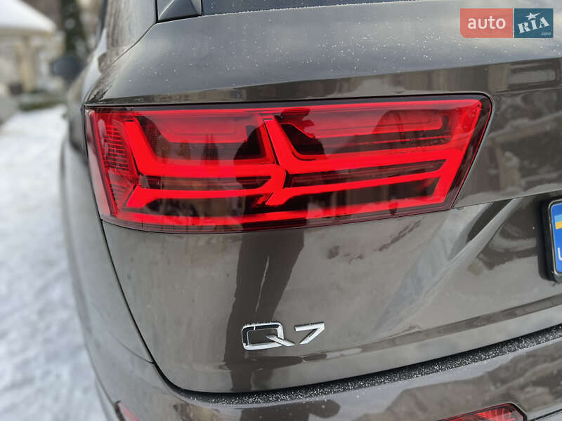 Внедорожник / Кроссовер Audi Q7 2015 в Хмельницком