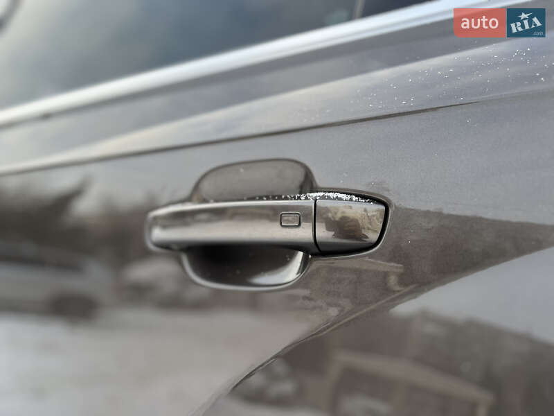 Внедорожник / Кроссовер Audi Q7 2015 в Хмельницком