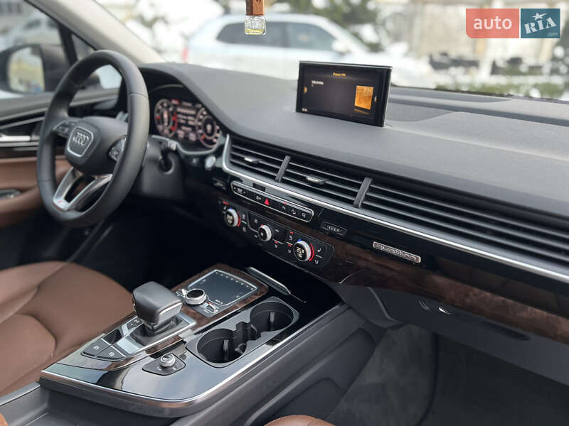 Внедорожник / Кроссовер Audi Q7 2015 в Хмельницком