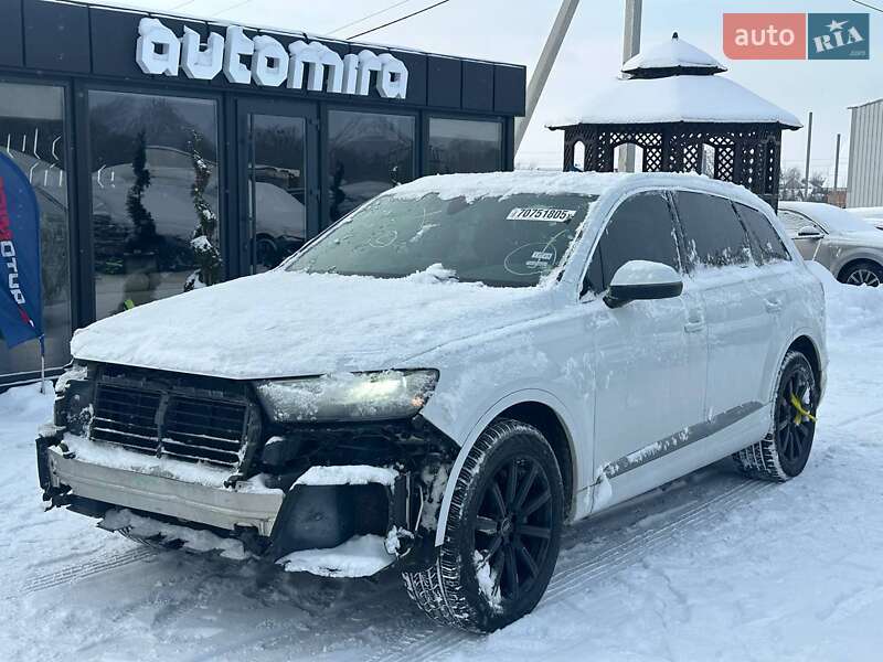 2017 Audi Q7, VIN WA1LAAF7XHD032358:plate — фото 1 (autoria)