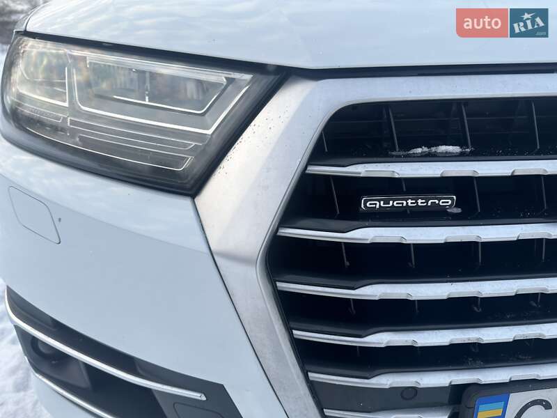 Внедорожник / Кроссовер Audi Q7 2017 в Чернигове