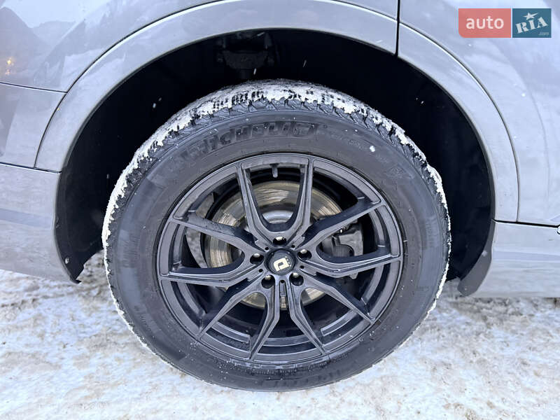 Внедорожник / Кроссовер Audi Q7 2017 в Харькове