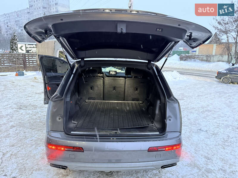 Внедорожник / Кроссовер Audi Q7 2017 в Харькове