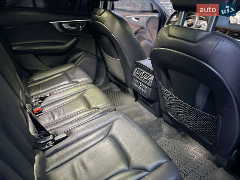 Внедорожник / Кроссовер Audi Q7 2017 в Харькове