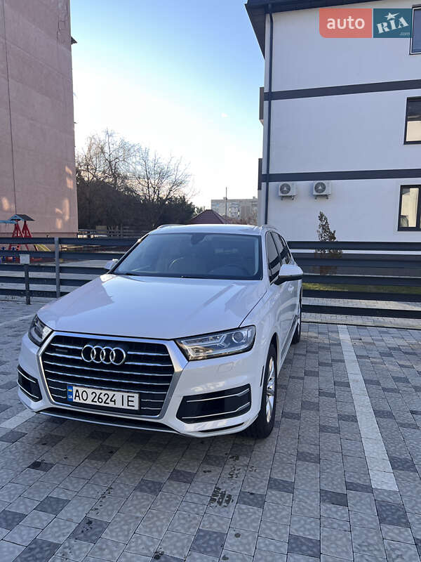 Внедорожник / Кроссовер Audi Q7 2018 в Ужгороде