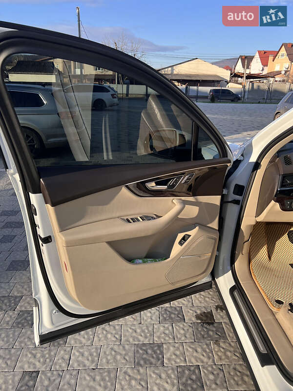 Внедорожник / Кроссовер Audi Q7 2018 в Ужгороде
