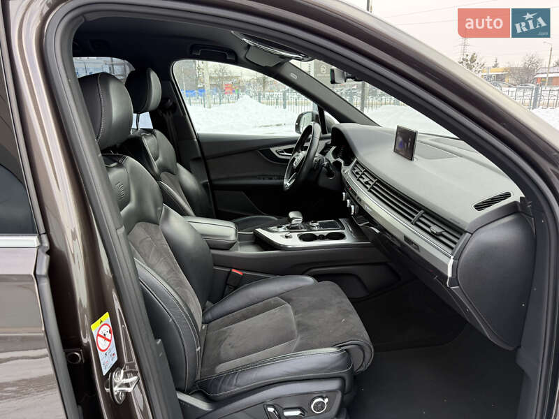 Внедорожник / Кроссовер Audi Q7 2017 в Харькове