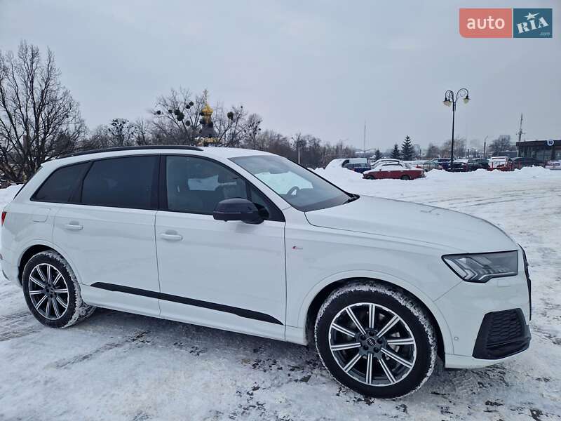 Внедорожник / Кроссовер Audi Q7 2023 в Киеве