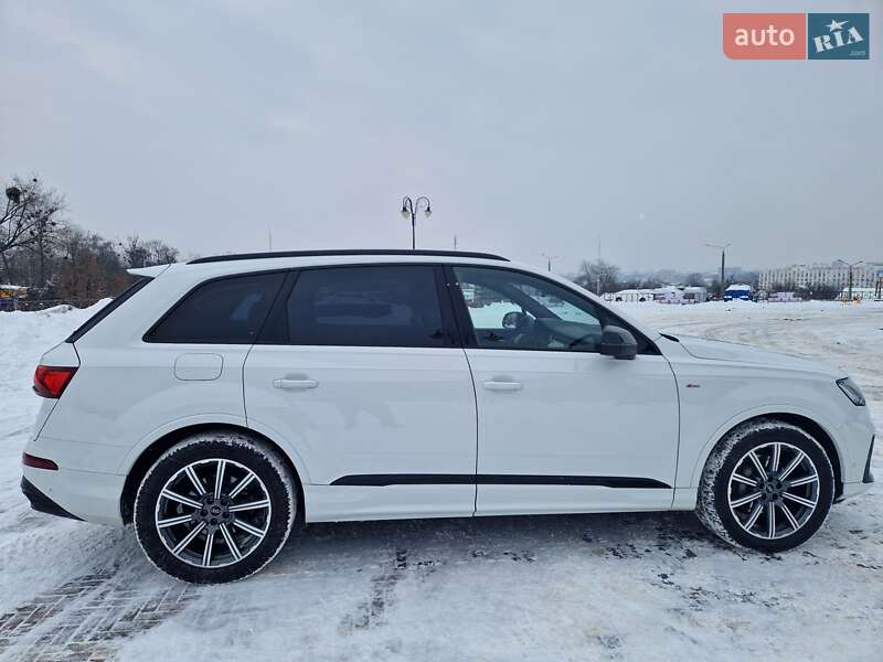 Внедорожник / Кроссовер Audi Q7 2023 в Киеве
