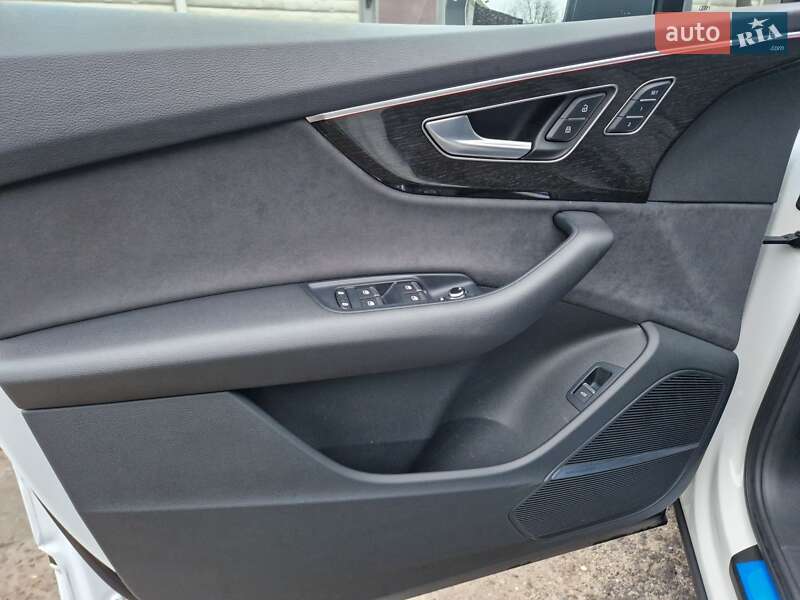 Внедорожник / Кроссовер Audi Q7 2023 в Киеве