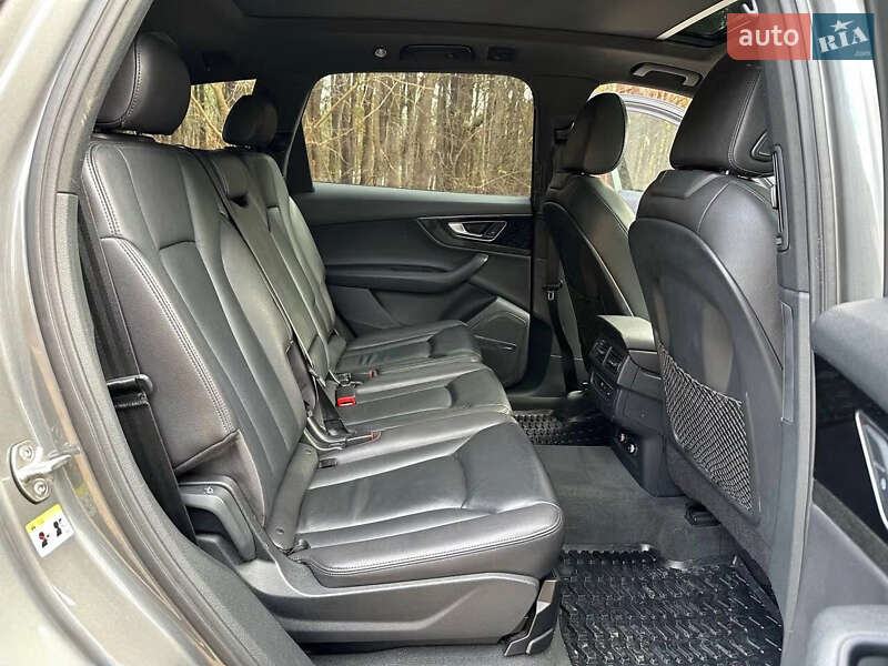 Внедорожник / Кроссовер Audi Q7 2017 в Киеве