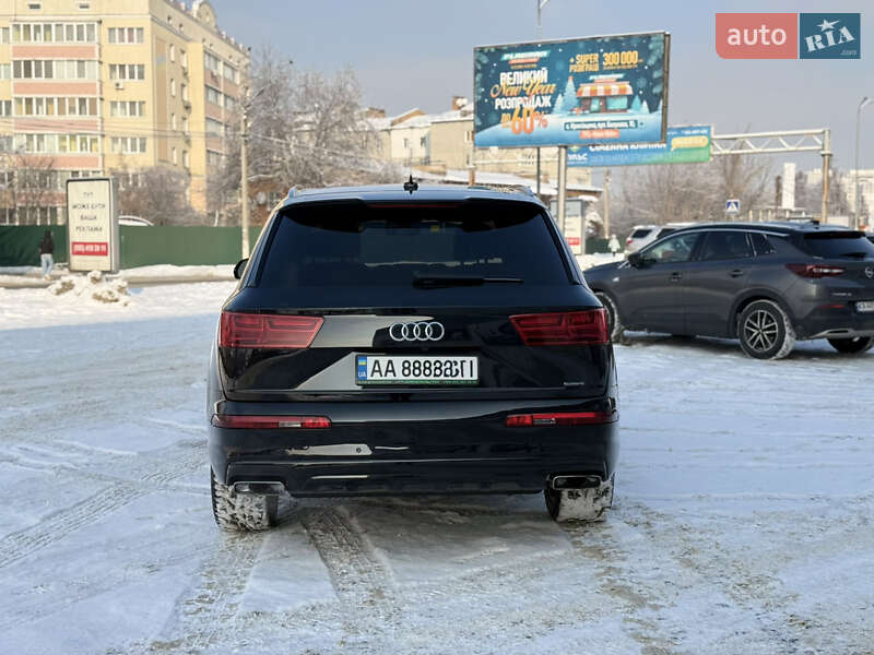 Внедорожник / Кроссовер Audi Q7 2016 в Киеве