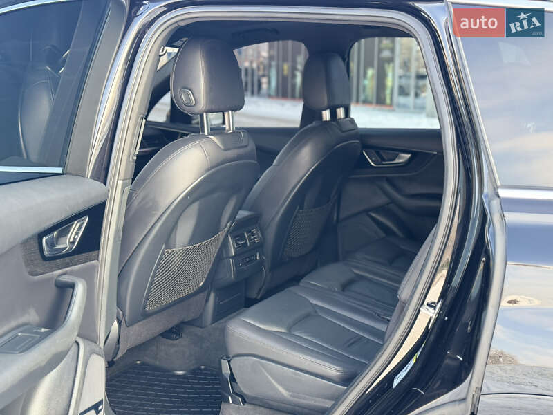 Внедорожник / Кроссовер Audi Q7 2016 в Киеве