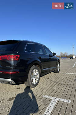 Внедорожник / Кроссовер Audi Q7 2017 в Нововолынске