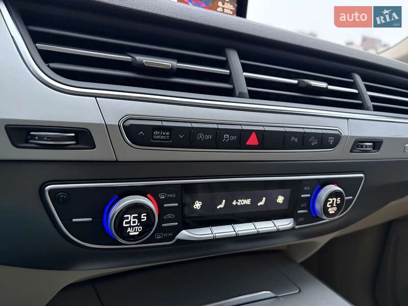 Внедорожник / Кроссовер Audi Q7 2016 в Киеве