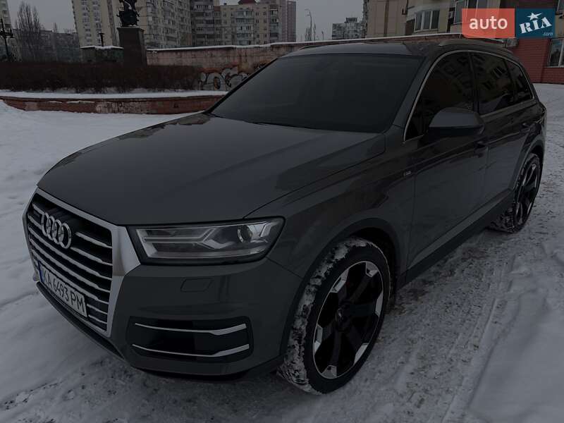 Внедорожник / Кроссовер Audi Q7 2016 в Киеве