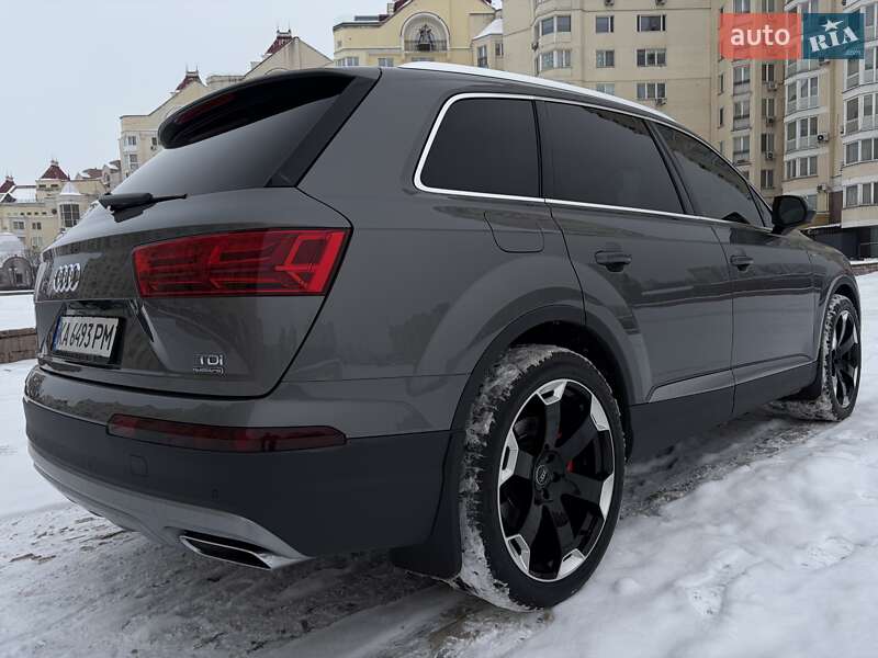 Внедорожник / Кроссовер Audi Q7 2016 в Киеве