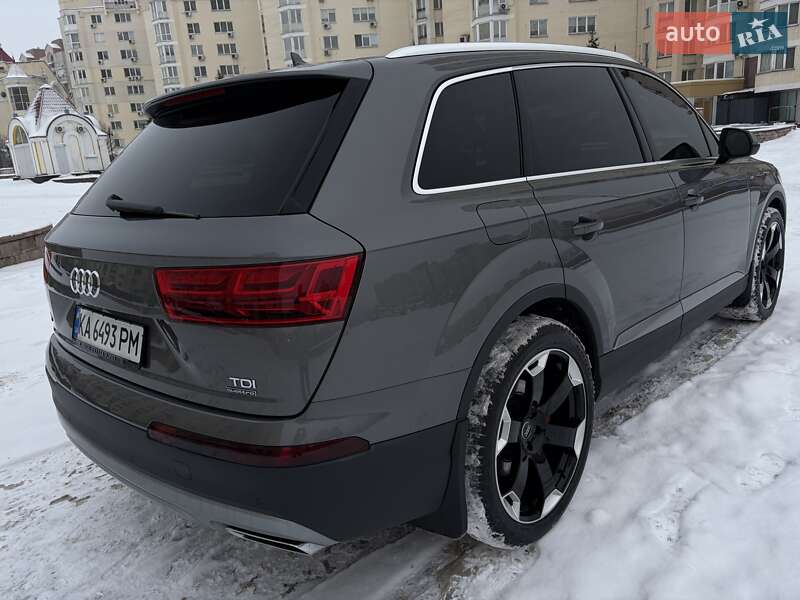 Внедорожник / Кроссовер Audi Q7 2016 в Киеве