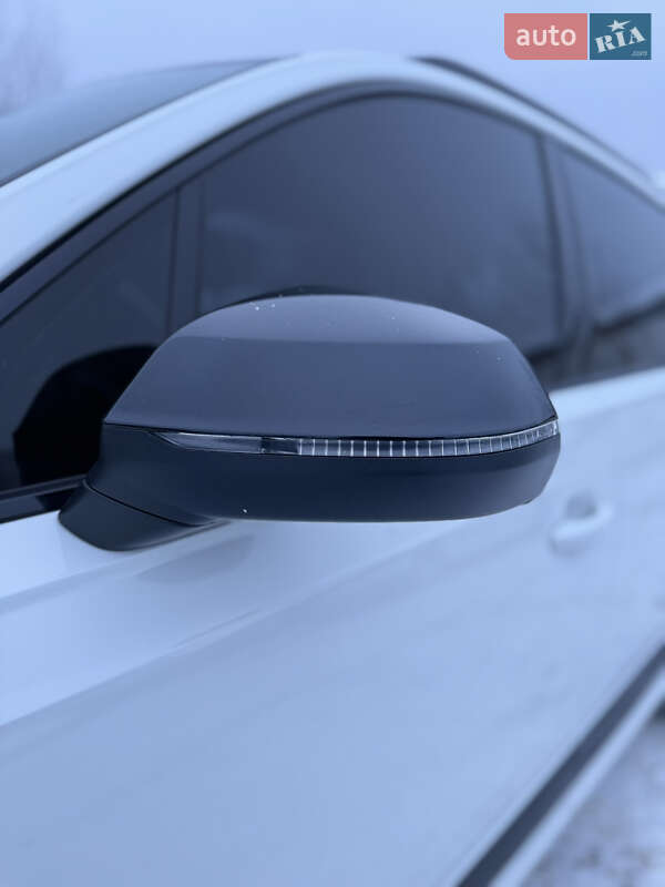 Внедорожник / Кроссовер Audi Q7 2016 в Новояворовске