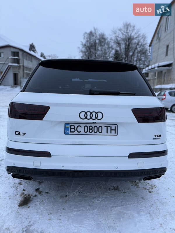 Внедорожник / Кроссовер Audi Q7 2016 в Новояворовске