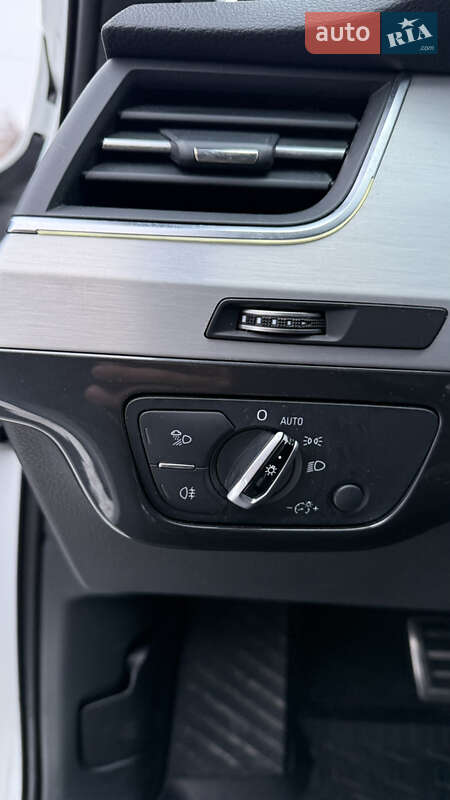 Внедорожник / Кроссовер Audi Q7 2016 в Новояворовске