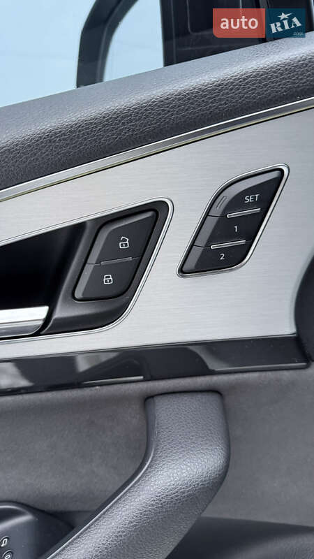 Внедорожник / Кроссовер Audi Q7 2016 в Новояворовске