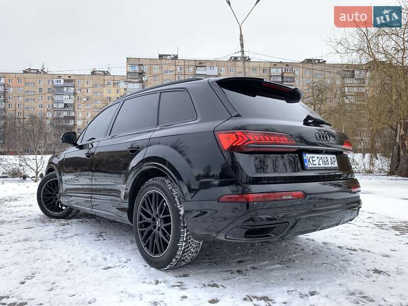 Внедорожник / Кроссовер Audi Q7 2020 в Кривом Роге