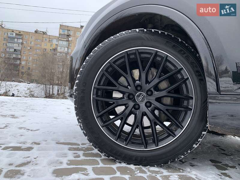 Внедорожник / Кроссовер Audi Q7 2020 в Кривом Роге