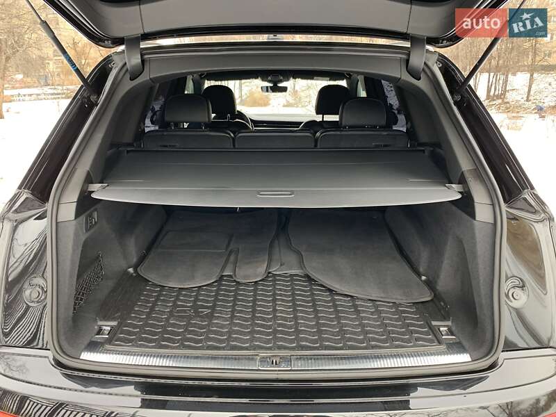Внедорожник / Кроссовер Audi Q7 2020 в Кривом Роге
