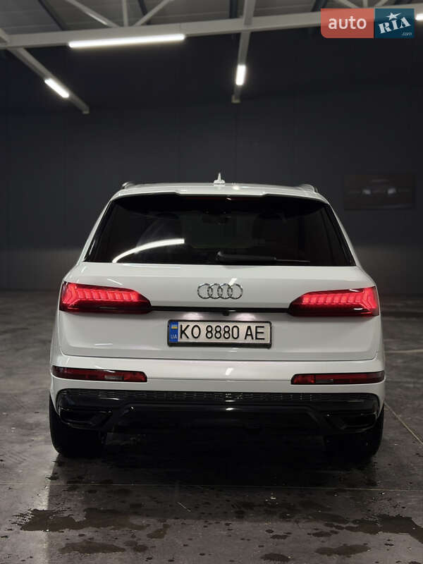 Внедорожник / Кроссовер Audi Q7 2021 в Ильнице