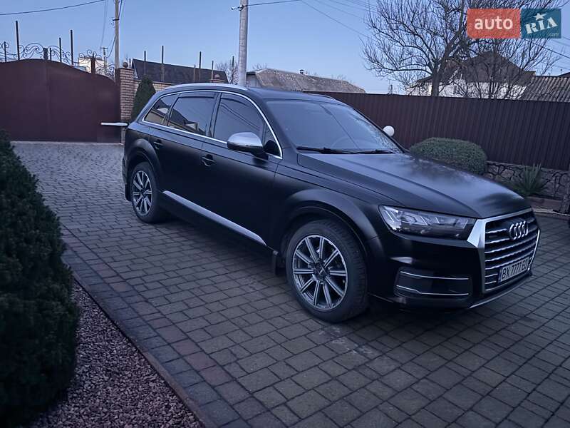 Внедорожник / Кроссовер Audi Q7 2017 в Барановке