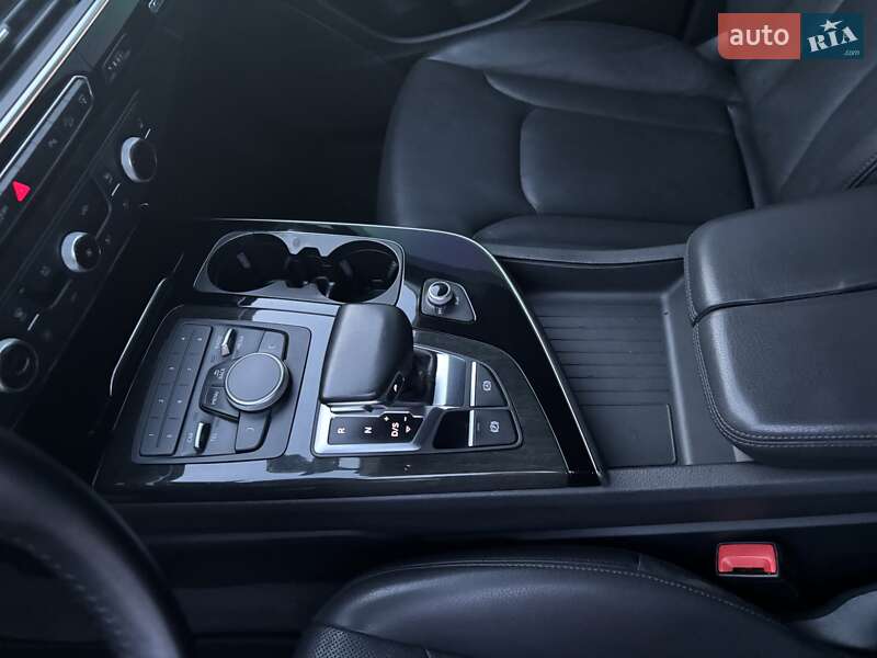 Внедорожник / Кроссовер Audi Q7 2017 в Барановке