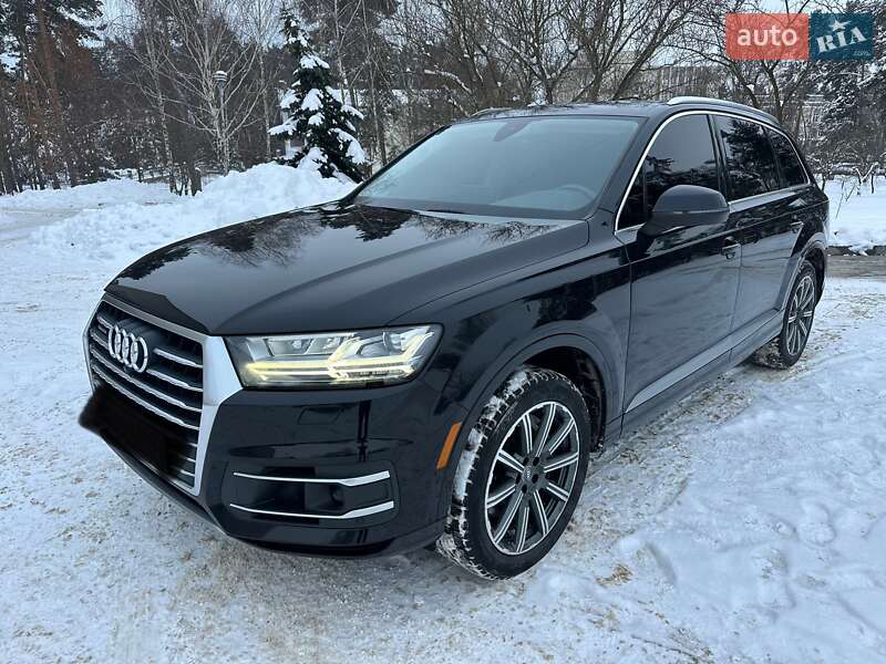 Внедорожник / Кроссовер Audi Q7 2017 в Нетешине