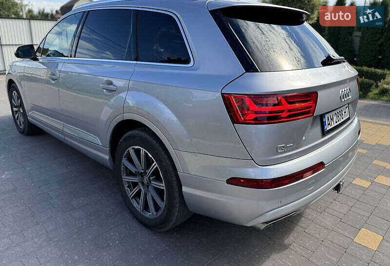Внедорожник / Кроссовер Audi Q7 2017 в Киеве