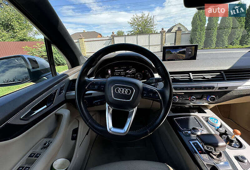 Внедорожник / Кроссовер Audi Q7 2017 в Киеве