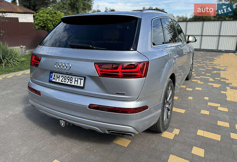 Внедорожник / Кроссовер Audi Q7 2017 в Киеве
