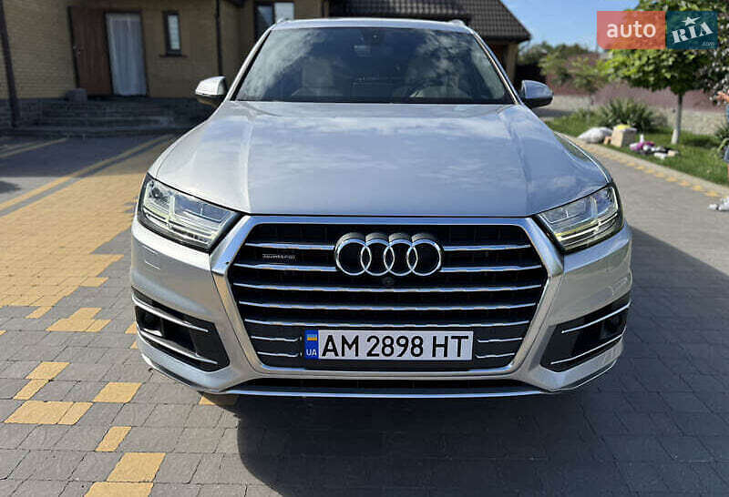 Внедорожник / Кроссовер Audi Q7 2017 в Киеве