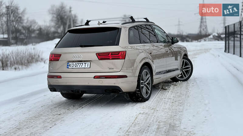 Внедорожник / Кроссовер Audi Q7 2018 в Ужгороде