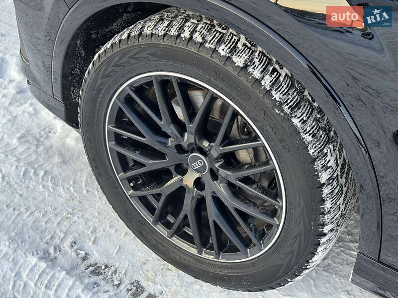 Позашляховик / Кросовер Audi Q7 2020 в Луцьку