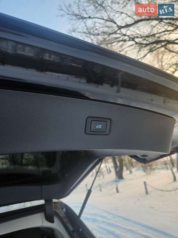 Внедорожник / Кроссовер Audi Q7 2016 в Киеве