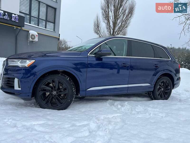 Внедорожник / Кроссовер Audi Q7 2022 в Новояворовске