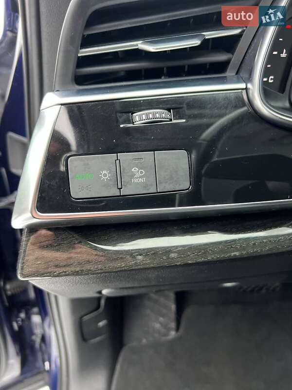 Внедорожник / Кроссовер Audi Q7 2022 в Новояворовске